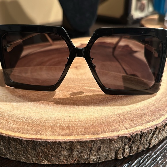 Dior sunglasses new ✅ - Picture 9 of 12